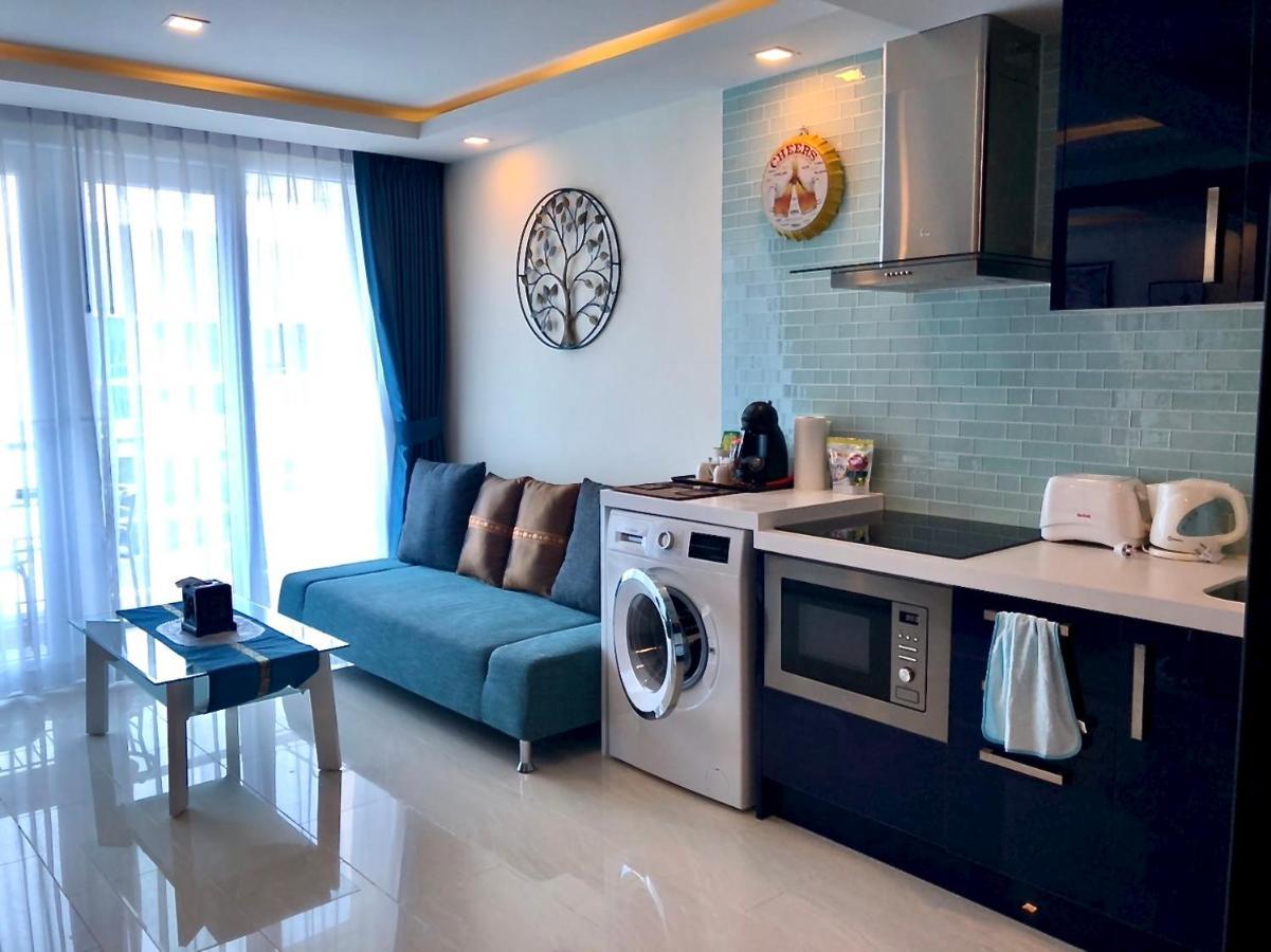 Luxury Business Suits In Grand Avenue By Pattaya City Estates Exterior foto