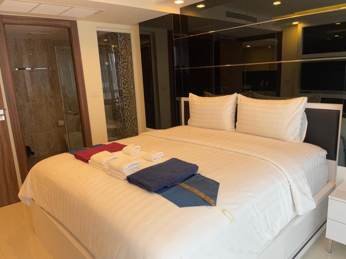Luxury Business Suits In Grand Avenue By Pattaya City Estates Exterior foto