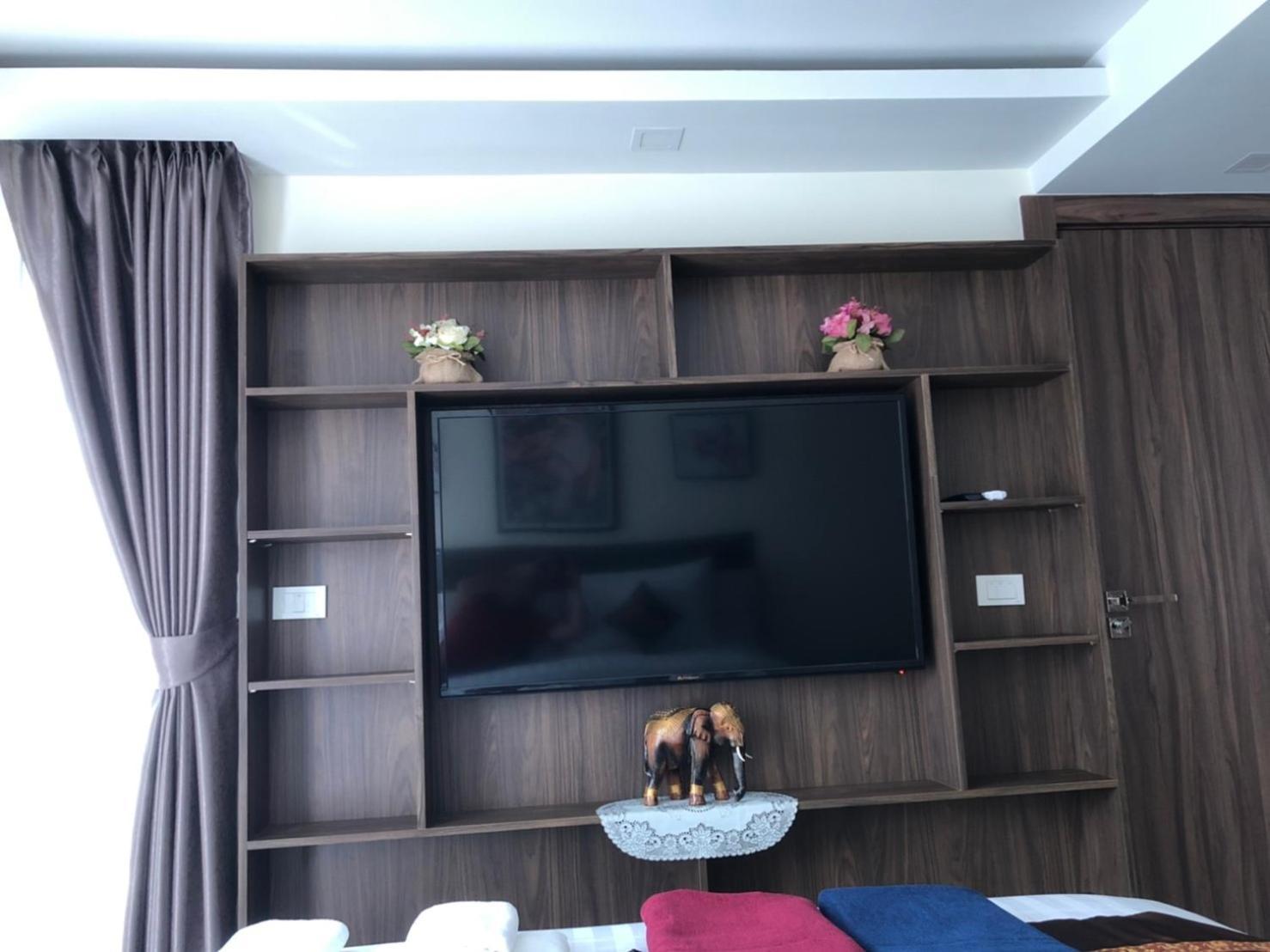 Luxury Business Suits In Grand Avenue By Pattaya City Estates Exterior foto